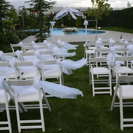 Dedeman Convention Center Hotell